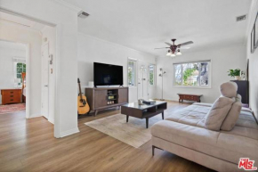 Gorgeous 3 BDRM Private House - Central location ENCINO